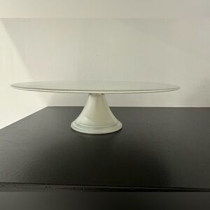 BEAUTIFUL AND ELEGAN WHITE AND SILVER CRYSTAL CAKE STAND, HOME DECORATION OF 11”